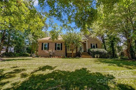 22045 Satilla Dr, Cornelius, NC 28031 photo 2