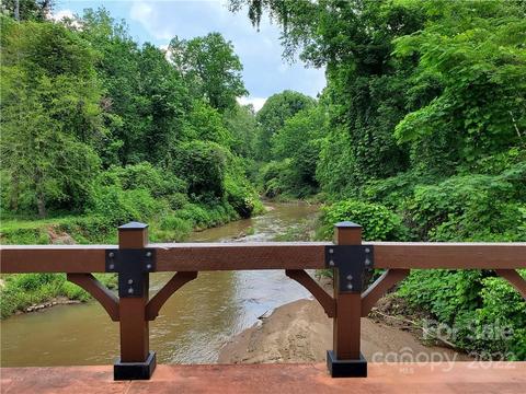 7 Rambling Creek Dr, Tryon, NC 28782