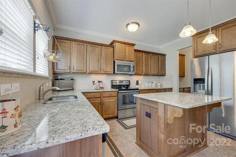 2415 Grinstead Ct, Clover, SC 29710 photo 7