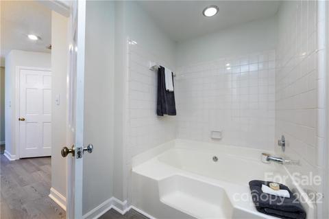 4611 Ovington Cir, Charlotte, NC 28226 photo 19