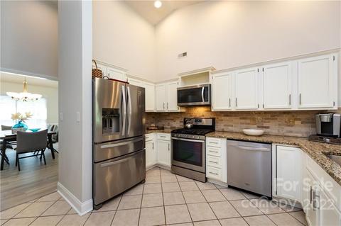 4611 Ovington Cir, Charlotte, NC 28226 photo 8