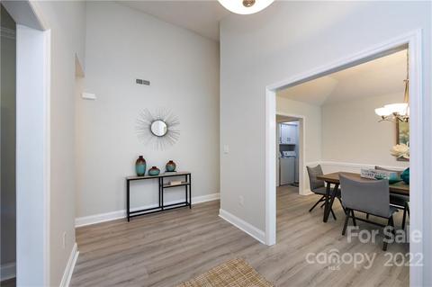 4611 Ovington Cir, Charlotte, NC 28226 photo 2
