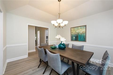 4611 Ovington Cir, Charlotte, NC 28226 photo 6