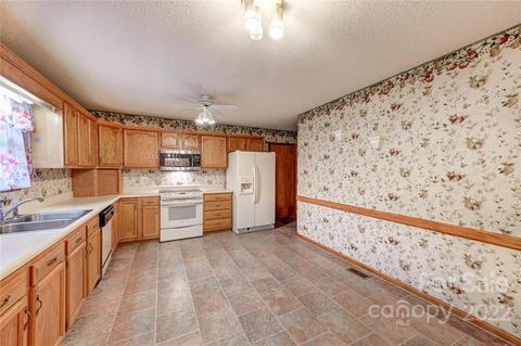 155 Pinecrest Dr, Alexander, NC 28701 photo 10