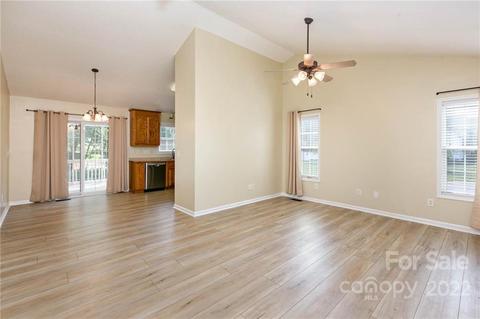 111 Bennington Dr, Stanley, NC 28164 photo 2