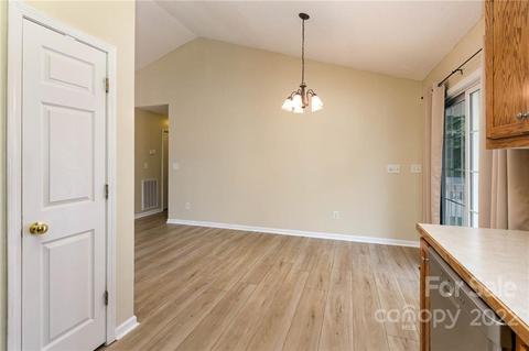 111 Bennington Dr, Stanley, NC 28164 photo 5