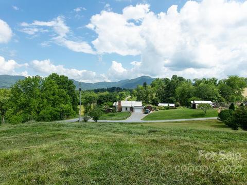 1097 Phillipsville Loop, Canton, NC 28716 photo 3