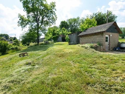 1097 Phillipsville Loop, Canton, NC 28716 photo 30