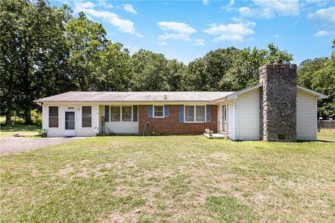 1938 Dolphin Rd, Lancaster, SC 29720 photo 1