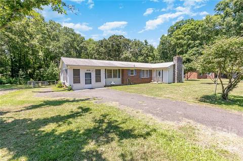 1938 Dolphin Rd, Lancaster, SC 29720 photo 2