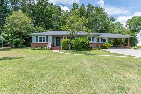 408 Edgewood Ct, Lancaster, SC 29720 photo 1