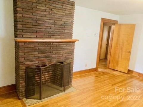 314 9th St, Conover, NC 28613 photo 2