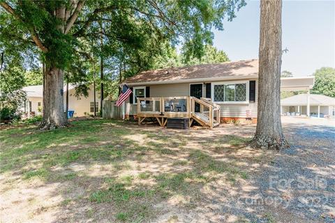 1500 Highland Ave, Albemarle, NC 28001 photo 2
