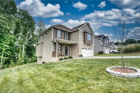 6670 Bella Woods Dr, Trinity, NC 27370