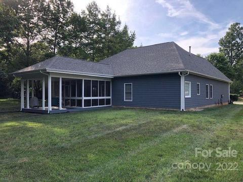 8223 Forest Shadow Cir, Cornelius, NC 28031 photo 2