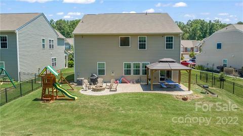 10679 Sapphire Trl, Davidson, NC 28036 photo 4