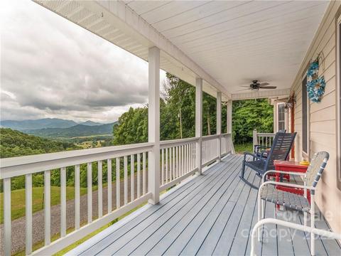 224 Drifter Dr, Clyde, NC 28721 photo 2