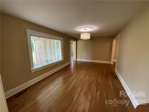 2146 3rd Se Ave SE, Hickory, NC 28601 photo 5
