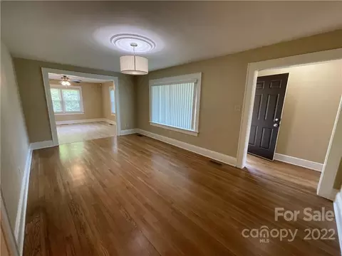 2146 3rd Se Ave SE, Hickory, NC 28601 photo 4