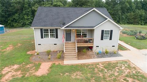 2993 Greenleaf Rd, Clover, SC 29710 photo 1
