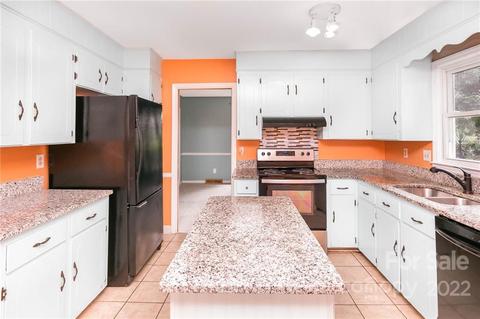 1318 Crescent St, Monroe, NC 28112 photo 5