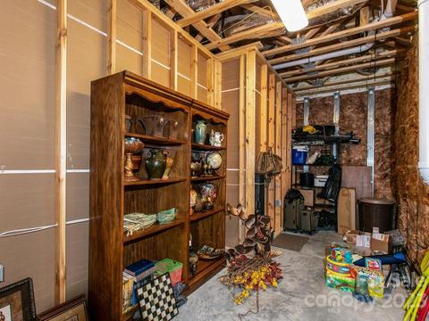 402 Red Fox Trl, Marshall, NC 28753 photo 32