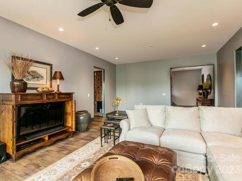 402 Red Fox Trl, Marshall, NC 28753 photo 26