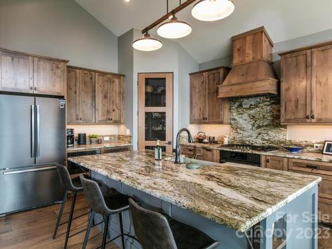 402 Red Fox Trl, Marshall, NC 28753 photo 16