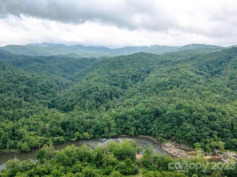 402 Red Fox Trl, Marshall, NC 28753 photo 9