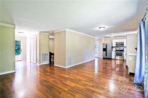 28 Danielwood Ct, Clyde, NC 28721 photo 8