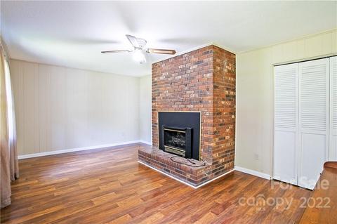 28 Danielwood Ct, Clyde, NC 28721 photo 5