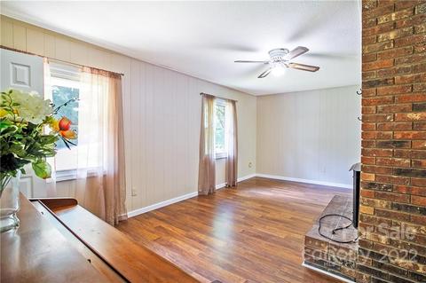 28 Danielwood Ct, Clyde, NC 28721 photo 3