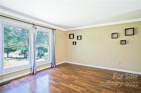 28 Danielwood Ct, Clyde, NC 28721 photo 9