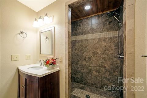 28 Danielwood Ct, Clyde, NC 28721 photo 19
