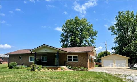 1075 E New Hope Rd, Flat Rock, NC 28731 photo 1