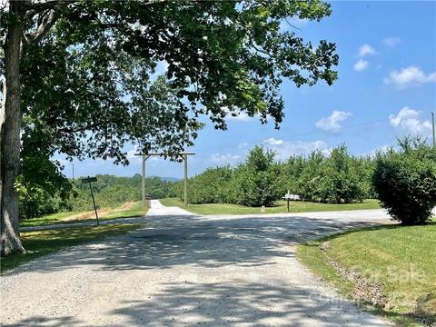 1075 E New Hope Rd, Flat Rock, NC 28731 photo 27