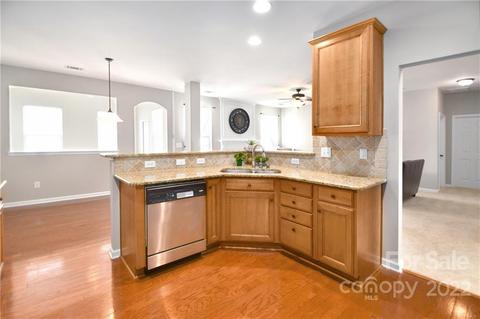 3307 Streamside Dr, Davidson, NC 28036 photo 6