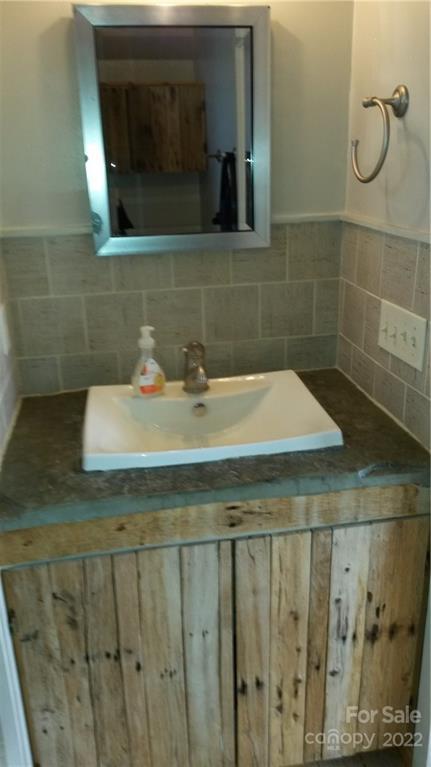 606 Coates Rd, Marshall, NC 28753 photo 12