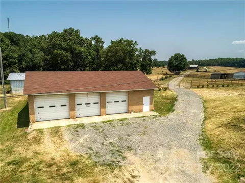 8681 Mauney Rd, Mount Pleasant, NC 28124 photo 2