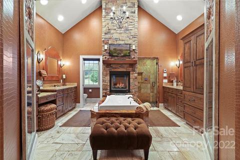 2433 Birdie Ln, Conover, NC 28613 photo 11