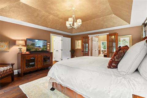 2433 Birdie Ln, Conover, NC 28613 photo 10