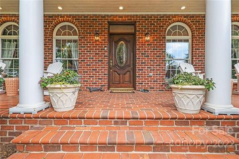 2433 Birdie Ln, Conover, NC 28613 photo 7