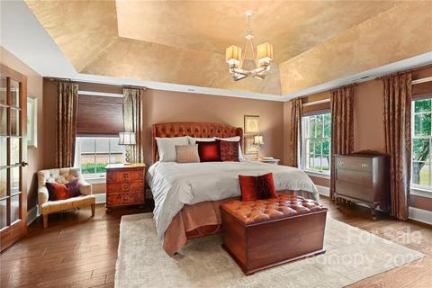 2433 Birdie Ln, Conover, NC 28613 photo 9
