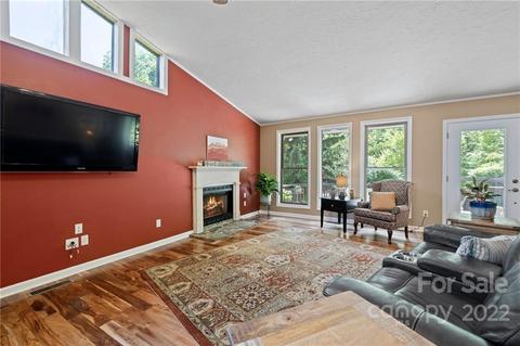 995 Dickinson Dr, Clyde, NC 28721 photo 8