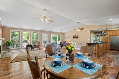 995 Dickinson Dr, Clyde, NC 28721 photo 10