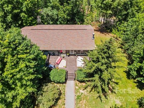 995 Dickinson Dr, Clyde, NC 28721 photo 2