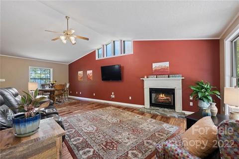 995 Dickinson Dr, Clyde, NC 28721 photo 7
