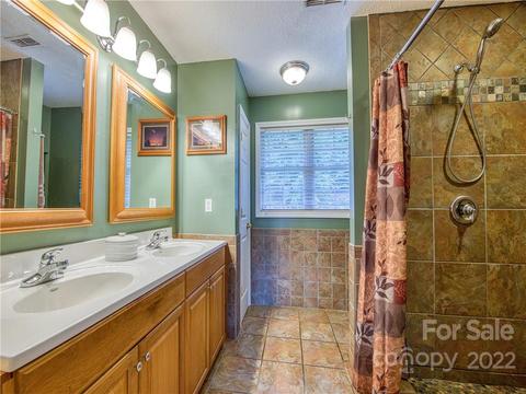 31 Mopar Ln, Clyde, NC 28721 photo 17