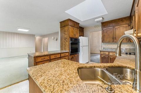 5143 Morrison Dr, Hickory, NC 28602 photo 9