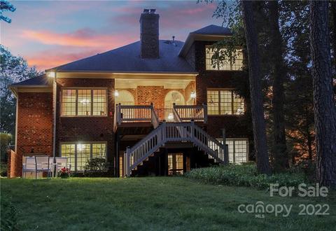 18716 Hammock Ln, Davidson, NC 28036 photo 2